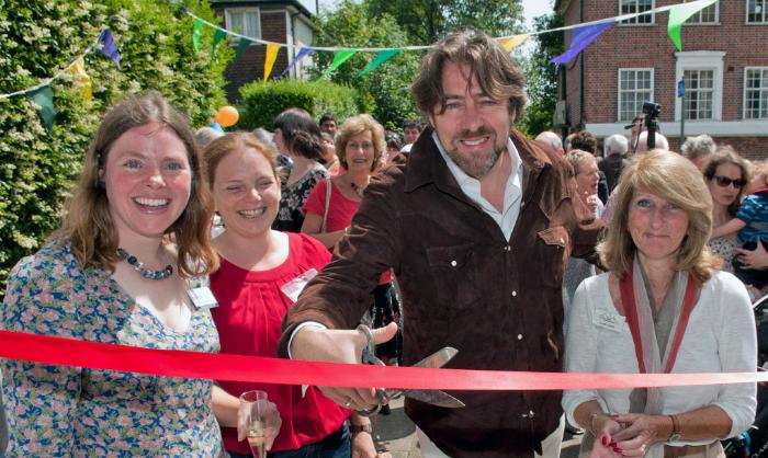 Jonathan Ross cuts the ribbon
28 June 2012