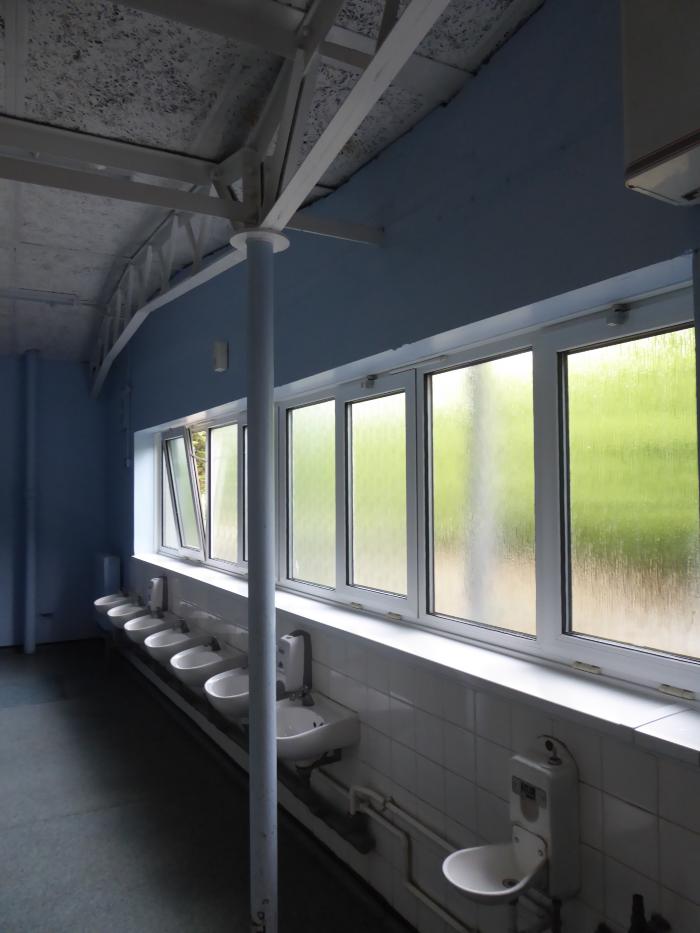 Washroom showing structural piloti