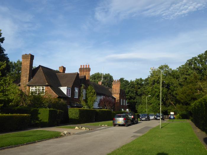 Entrance to Bigwood from Temple Fortune Hill 2