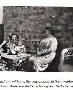 WW2 Joan Lipkin-Edwards with grandmas